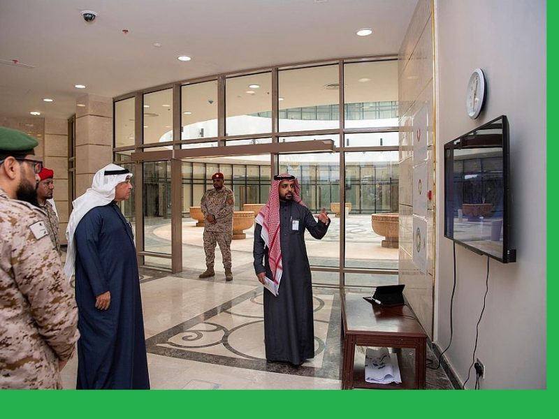 تفاصيل زيارة مساعد وزير الدفاع السعودي لمستشفيات وزارة الدفاع