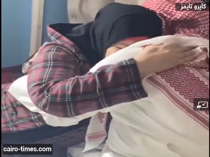 بالفيديو: سعودي يلتقي بوالدته المصرية بعد فراق 32 عاماً