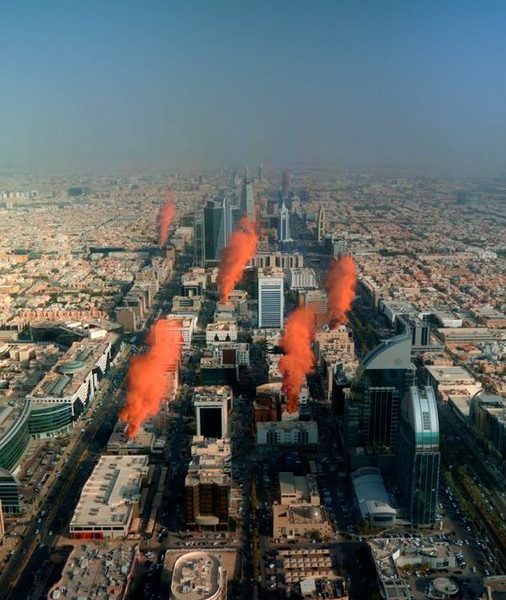 سبب تصاعد الدخان البرتقالى في بعض مدن الخليج