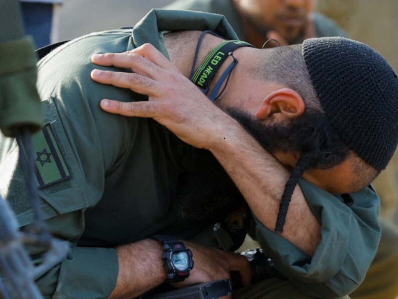 إصابة أعداد كبيرة من جنود الاحتلال بالعمى.. وحملة تبرعات في إسرائيل لشراء نظرات لهم